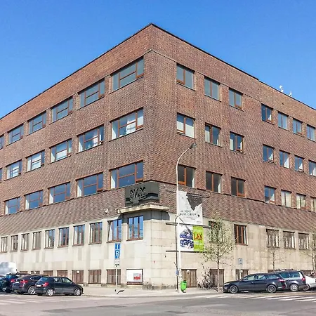 One-bedroom In 7 Apartment